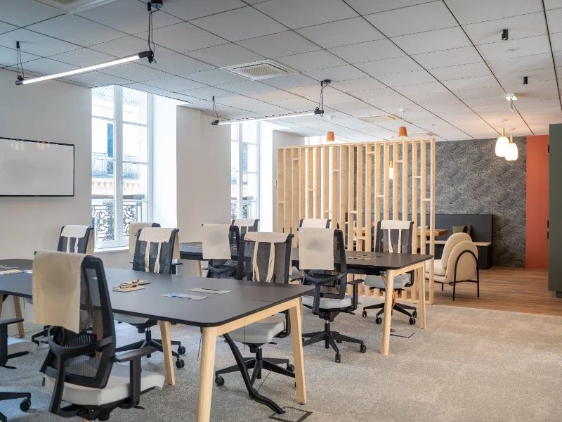 Bureau opéré · 15 à 19 postes · rue de Mogador, Paris 9e — photo 3/10