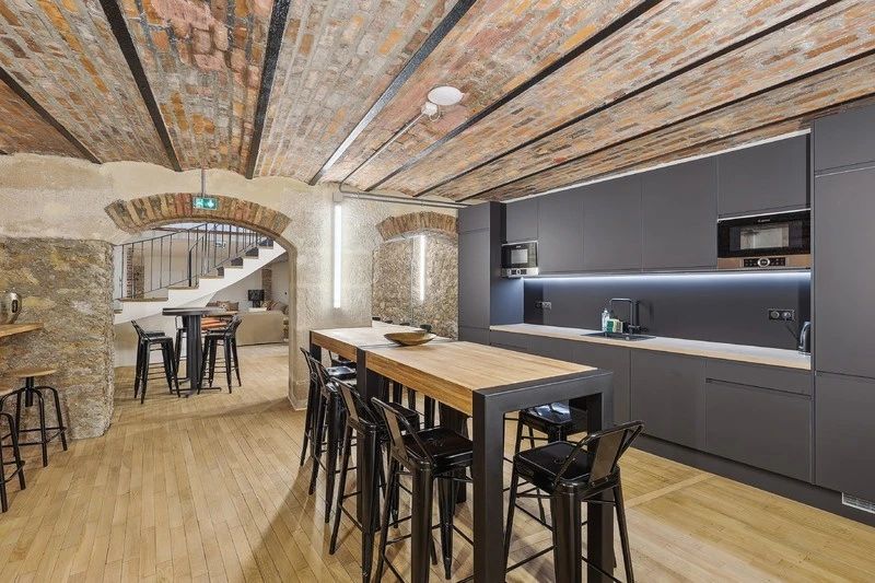 Bureau opéré · 20 à 28 postes · rue du Petit Musc, Paris 4e — photo 8/9