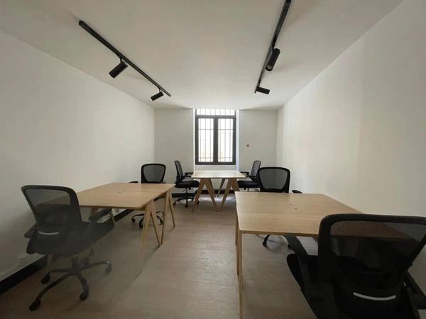 Bureau opéré · 1 à 18 postes · rue Thorel, Paris 2e — photo 3/7