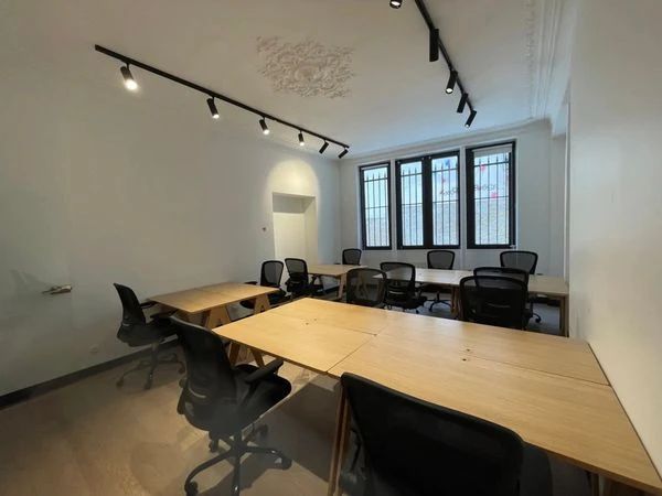 Bureau opéré · 1 à 18 postes · rue Thorel, Paris 2e — photo 5/7