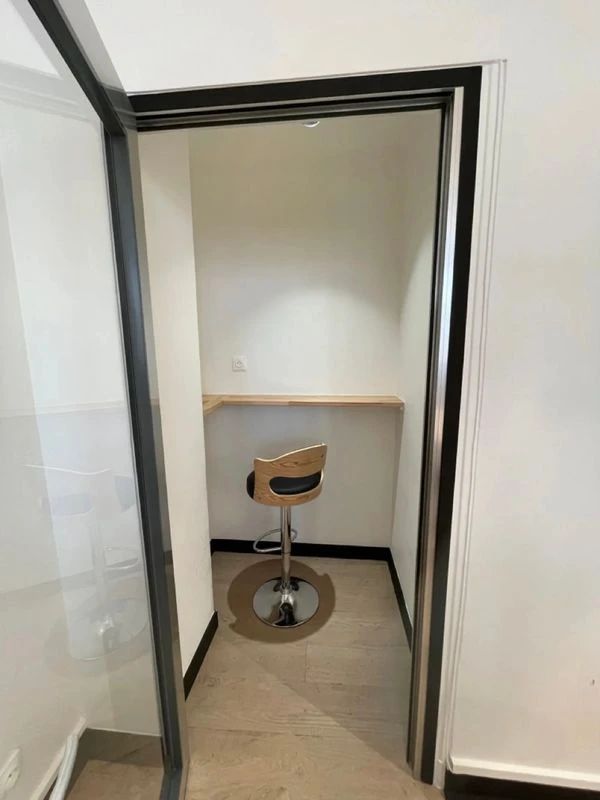 Bureau opéré · 1 à 18 postes · rue Thorel, Paris 2e — photo 7/7