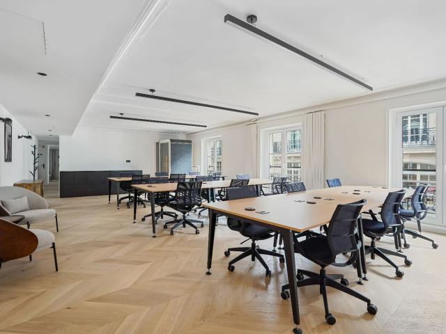 Bureau opéré · 30 à 36 postes · rue d'Uzès, Paris 2e — photo 1/6