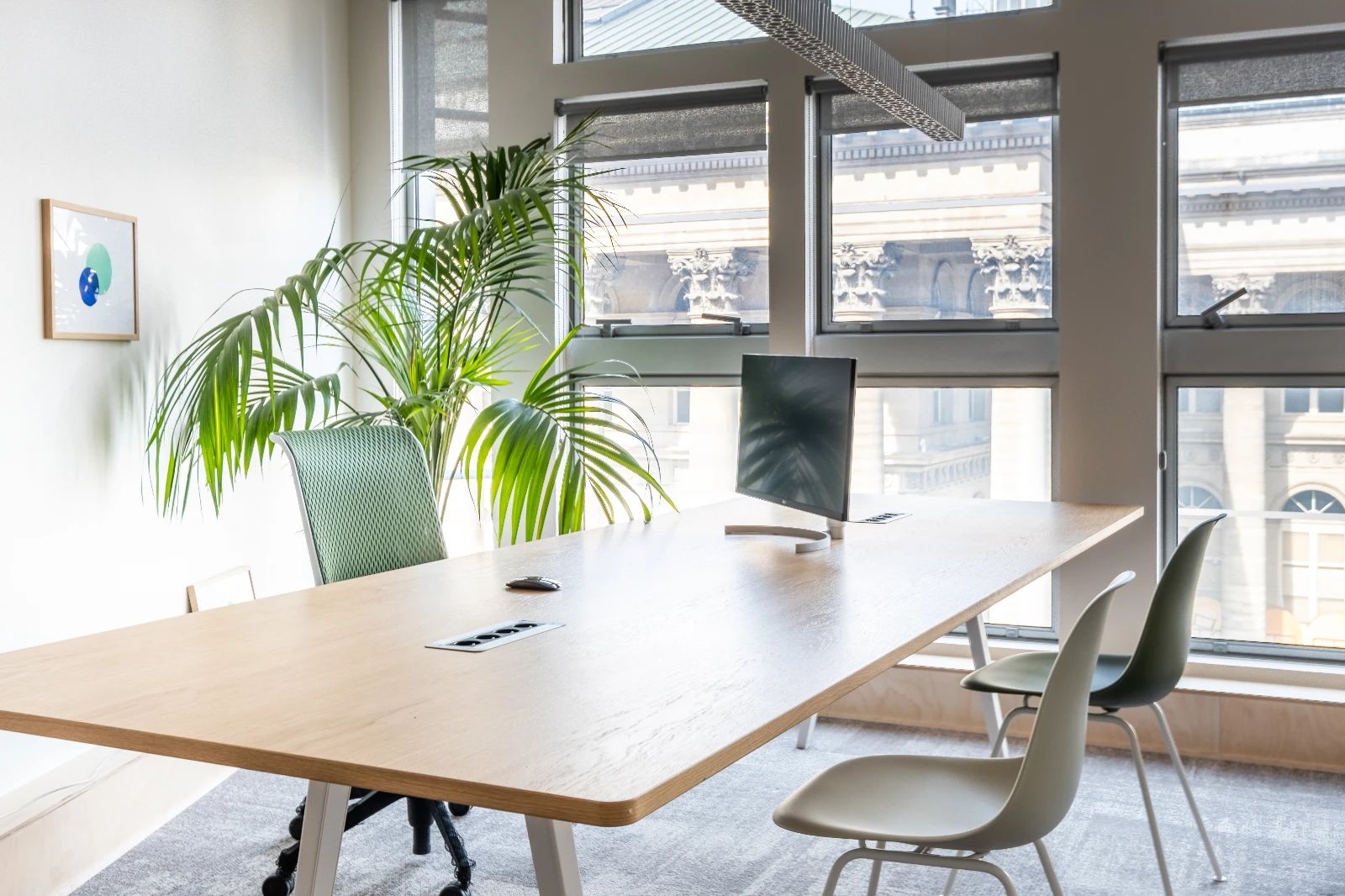 Bureau opéré · 90 à 102 postes · rue Notre-Dame-des-Victoires, Paris 2e — photo 3/10