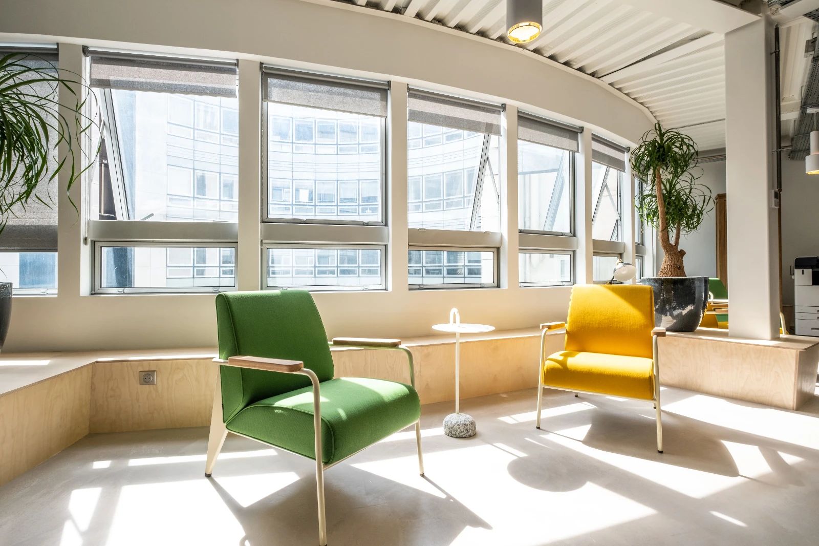Bureau opéré · 90 à 102 postes · rue Notre-Dame-des-Victoires, Paris 2e — photo 9/10