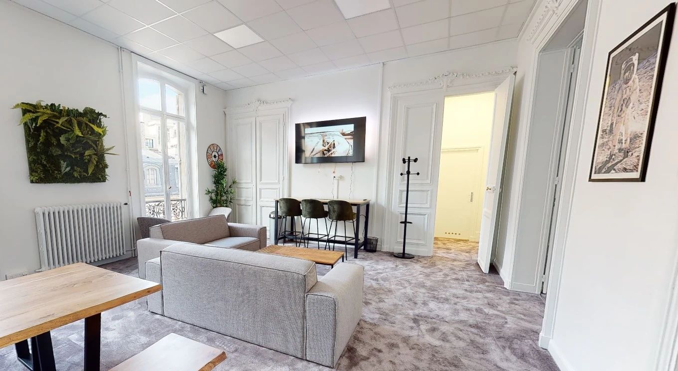 Bureau opéré · 30 à 35 postes · rue de Penthièvre, Paris 8e — photo 2/5