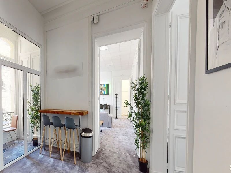 Bureau opéré · 30 à 35 postes · rue de Penthièvre, Paris 8e — photo 3/5