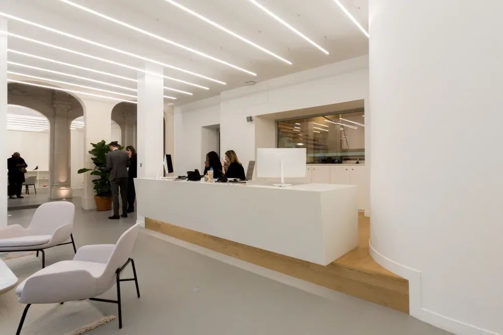 Coworking · 1 à 270 postes · rue du Louvre, Paris 1er — photo 2/10