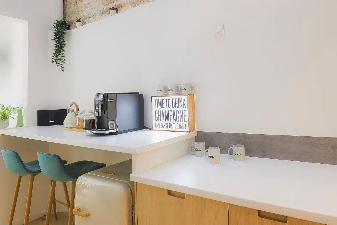 Bureau opéré · 18 à 20 postes · rue Laferrière, Paris 9e — photo 3/9
