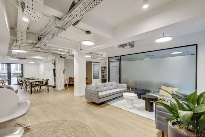 Bureau opéré · 120 à 166 postes · rue Poissonnière, Paris 2e — photo 6/7