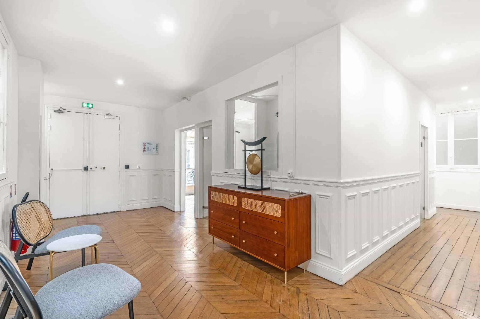 Bureau opéré · 8 à 12 postes · rue de Mogador, Paris 9e — photo 2/9
