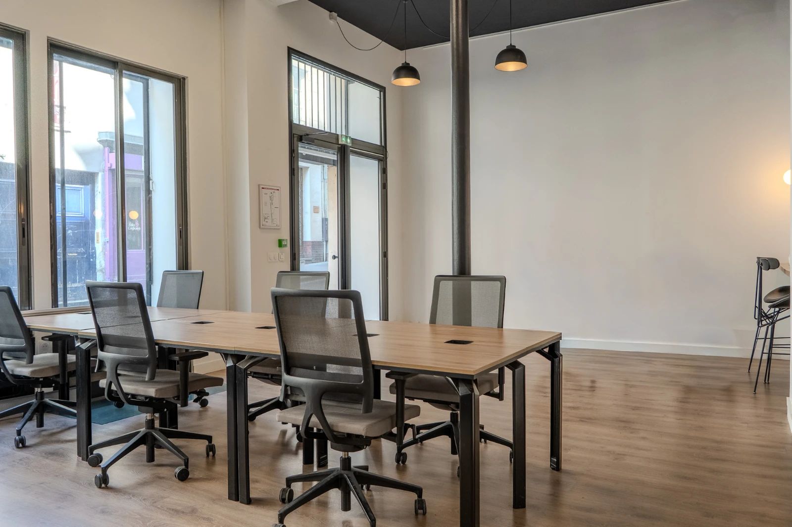 Bureau opéré · 18 à 22 postes · rue Claude-Rodier, Paris 9e — photo 2/8