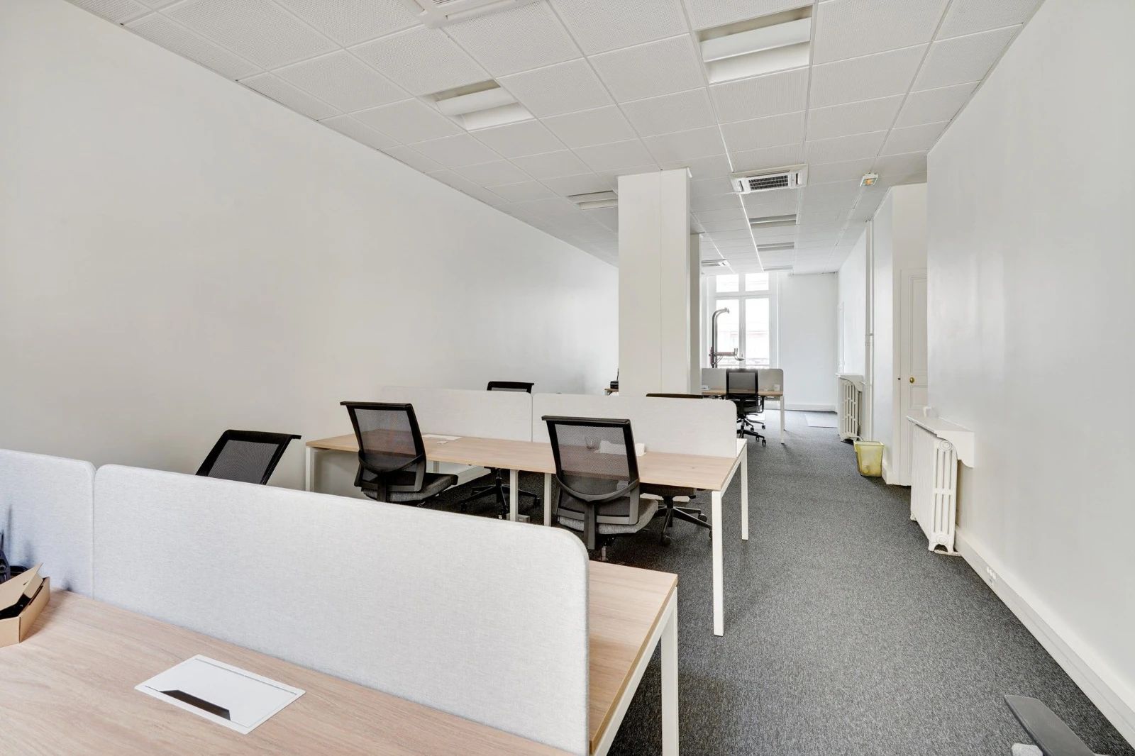 Bureau opéré · 46 postes · rue de Berri, Paris 8e — photo 9/15