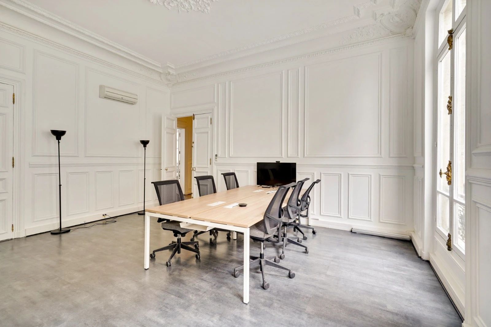 Bureau opéré · 46 postes · rue de Berri, Paris 8e — photo 10/15