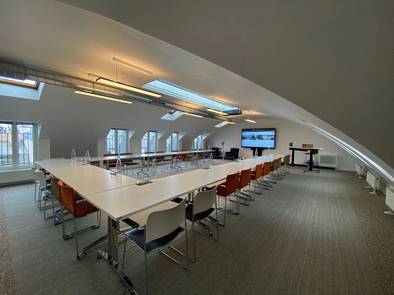 Coworking · 1 à 240 postes · rue des Petits Hôtels, Paris 10e — photo 4/7