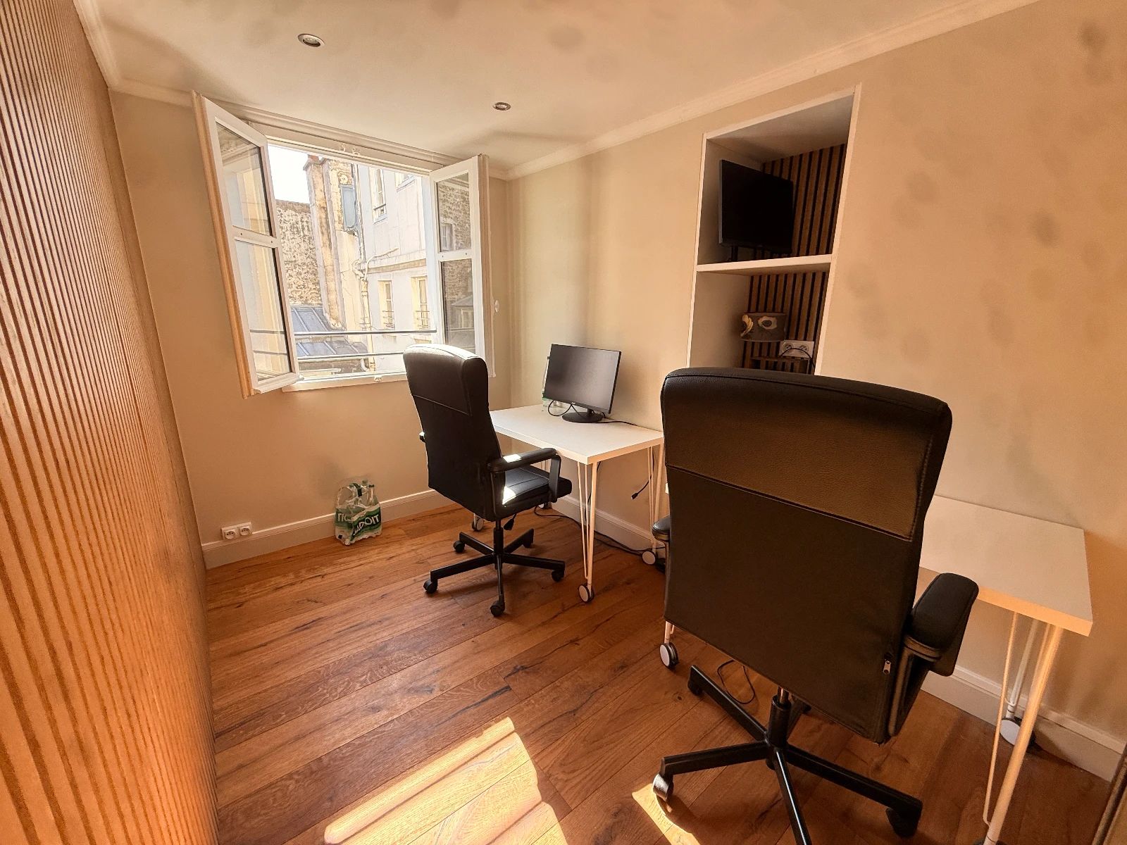 Bureau opéré · 3 postes · rue Chabanais, Paris 2e — photo 1/5