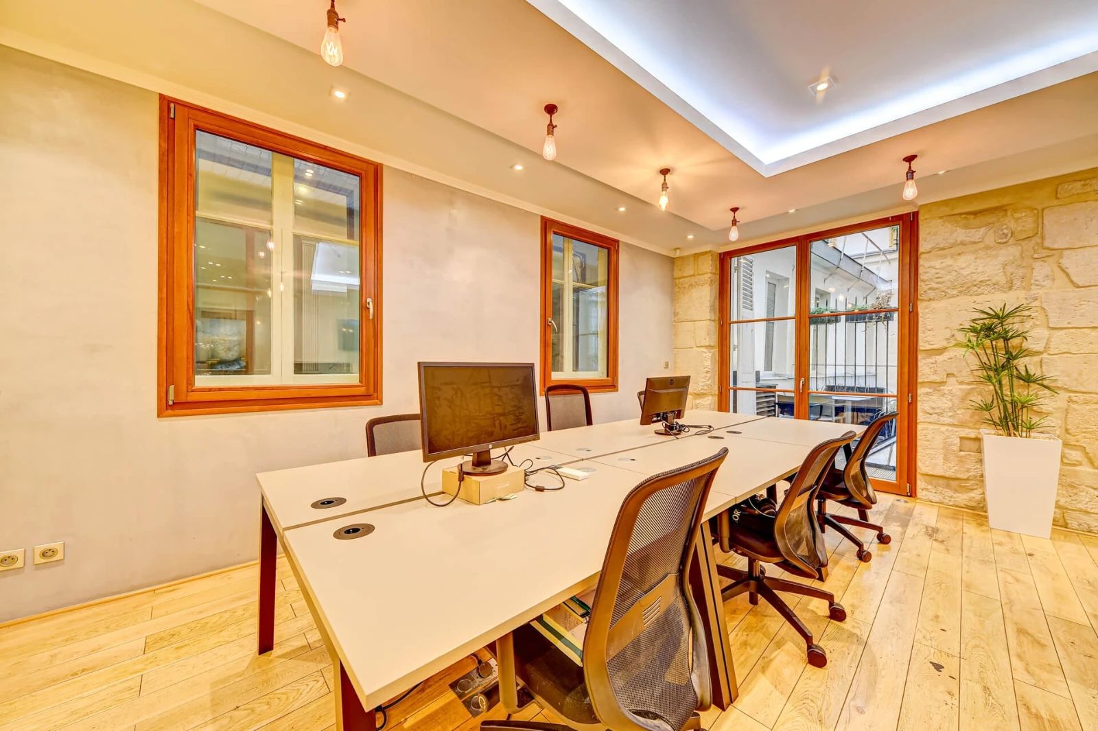 Bureau opéré · 10 à 18 postes · passage du Bourg l'Abbé, Paris 2e — photo 4/8