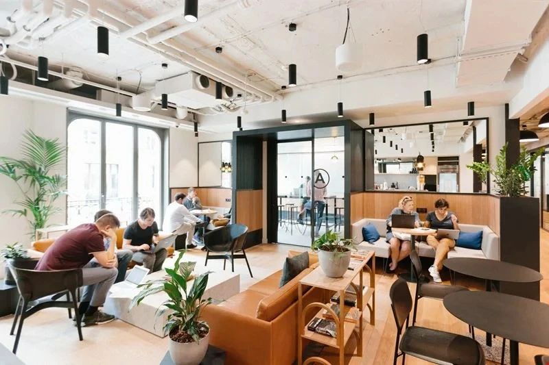 Coworking · 1 à 450 postes · rue du Colisée, Paris 8e — photo 2/6