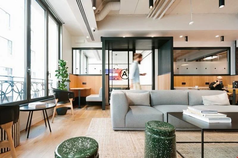 Coworking · 1 à 450 postes · rue du Colisée, Paris 8e — photo 3/6