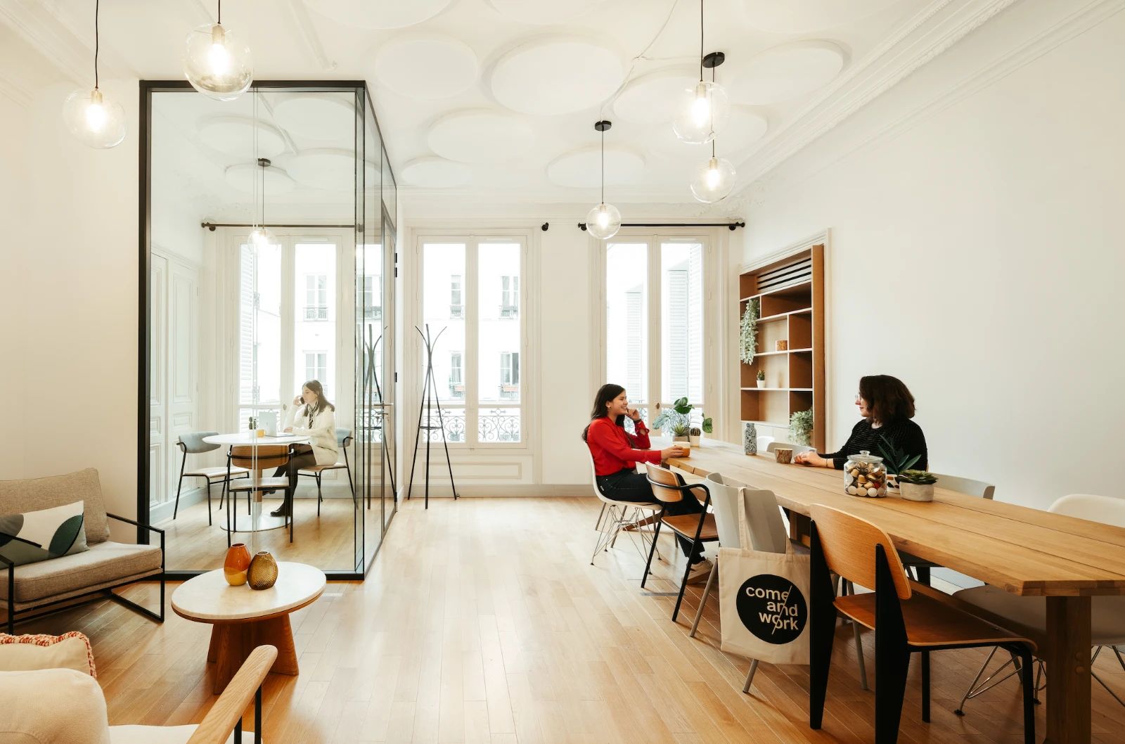 Bureau opéré · 26 à 29 postes · rue la Fayette, Paris 10e — photo 2/6