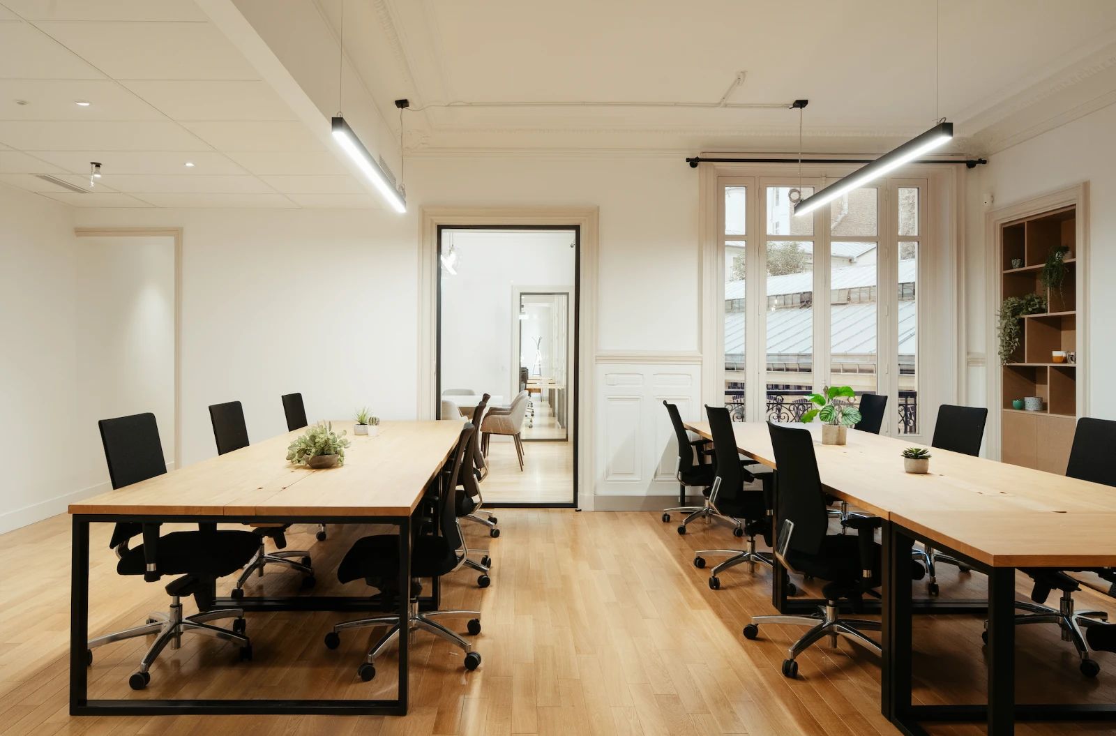 Bureau opéré · 26 à 29 postes · rue la Fayette, Paris 10e — photo 3/6