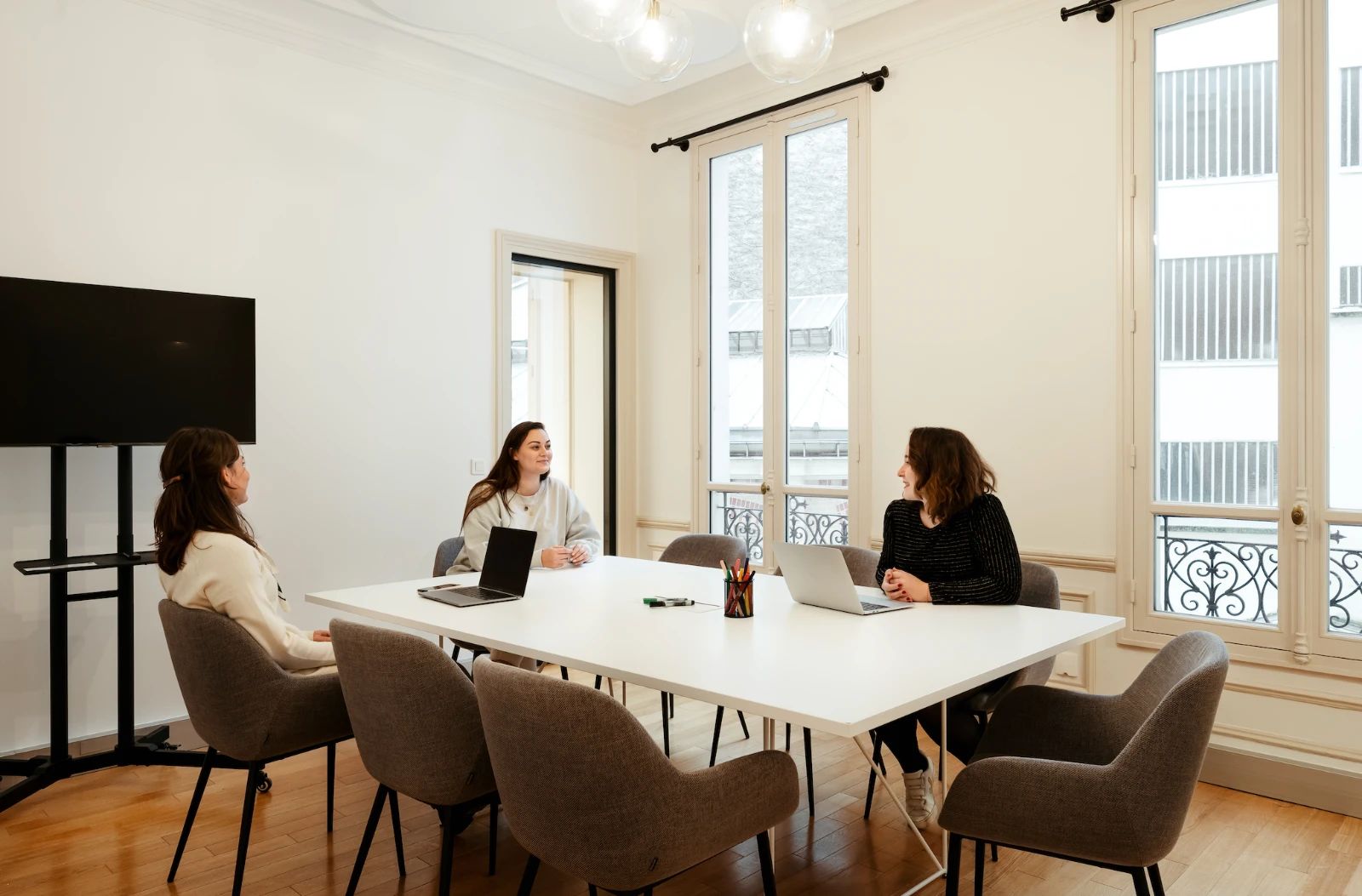 Bureau opéré · 26 à 29 postes · rue la Fayette, Paris 10e — photo 4/6