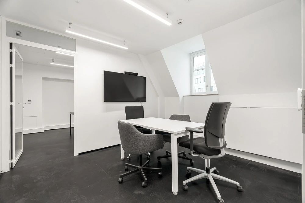 Bureau opéré · 12 à 18 postes · avenue Hoche, Paris 8e — photo 10/25