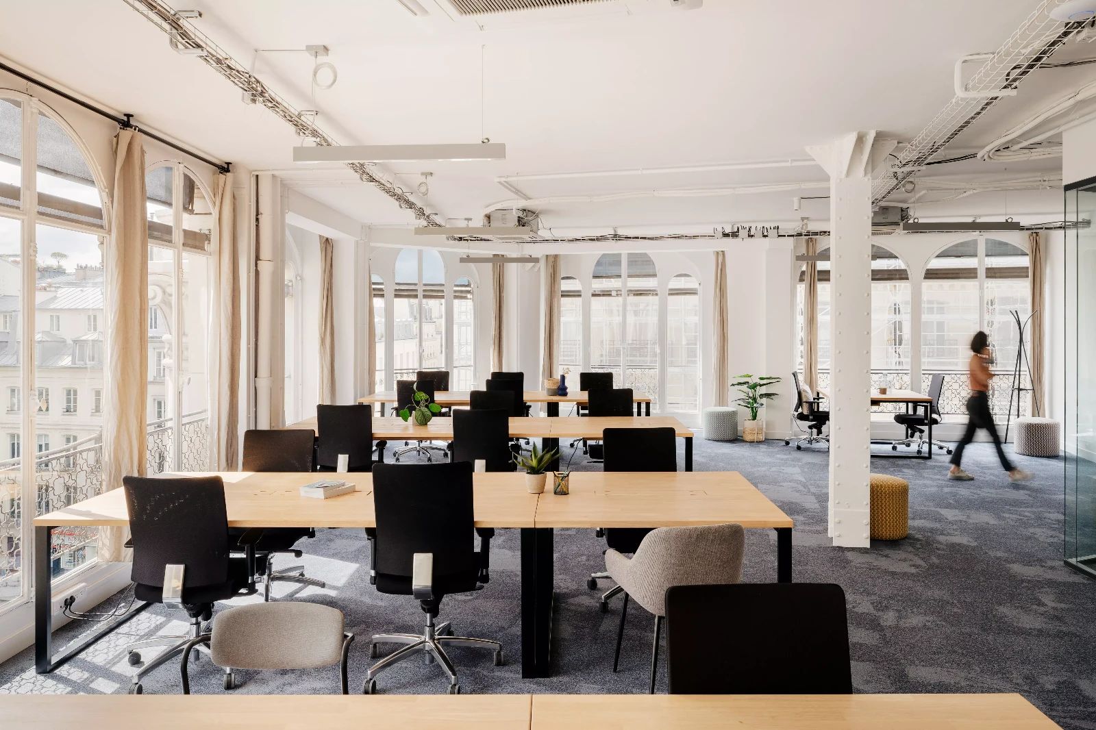 Bureau opéré · 25 à 28 postes · rue Réaumur, Paris 2e — photo 3/9
