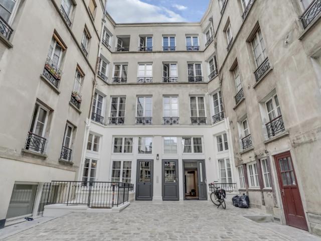 Bureau opéré · 30 à 35 postes · rue du Faubourg Saint-Martin, Paris 10e · 354 m² — photo 1/6