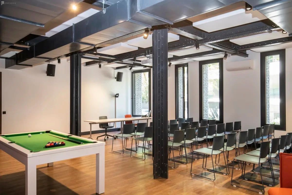 Coworking · 150 postes · place Martin Levasseur, Saint-Ouen-Sur-Seine — photo 7/19