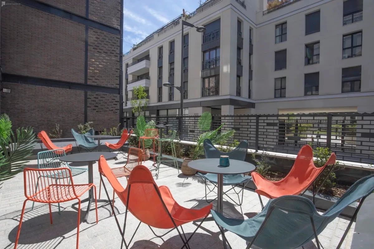 Coworking · 150 postes · place Martin Levasseur, Saint-Ouen-Sur-Seine — photo 13/19
