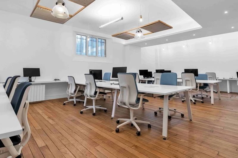 Bureau opéré · 15 à 19 postes · cité Paradis, Paris 10e — photo 2/9