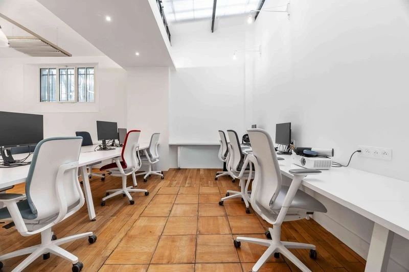 Bureau opéré · 15 à 19 postes · cité Paradis, Paris 10e — photo 7/9