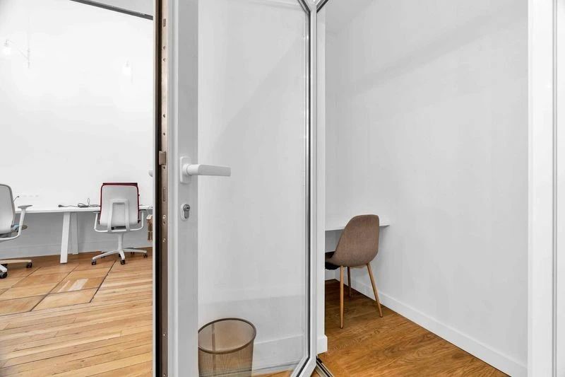 Bureau opéré · 15 à 19 postes · cité Paradis, Paris 10e — photo 8/9