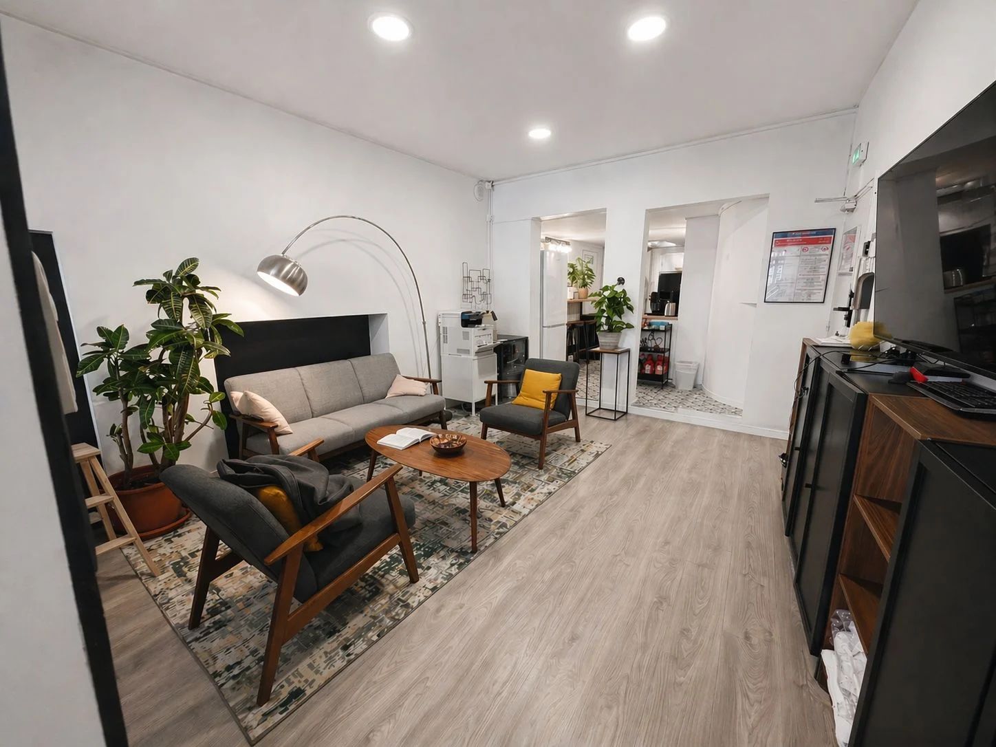 Bureau opéré · 12 à 16 postes · rue aux Ours, Paris 3e — photo 3/10