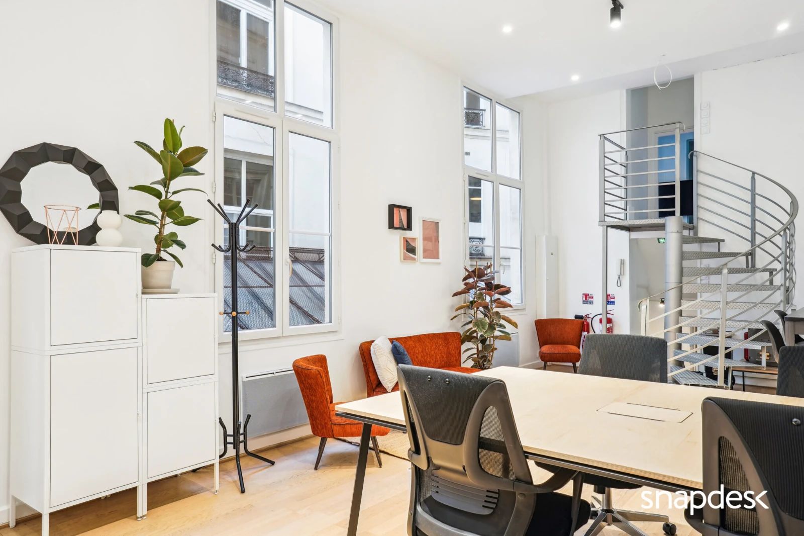 Bureau opéré · 8 à 12 postes · rue de Turbigo, Paris 2e — photo 2/9