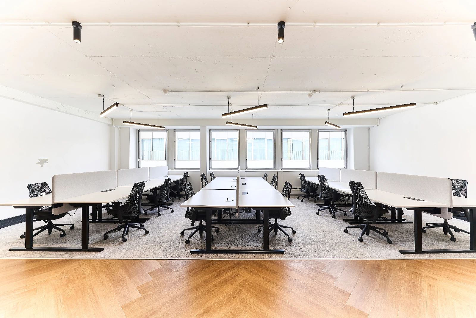 Coworking · 1 à 84 postes · rue de Surène, Paris 8e — photo 6/10