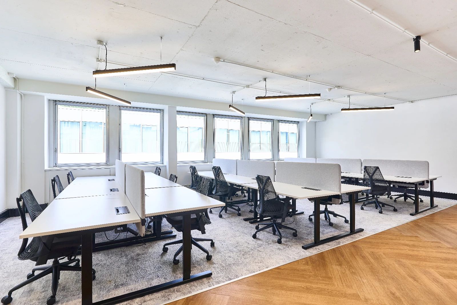 Coworking · 1 à 84 postes · rue de Surène, Paris 8e — photo 7/10