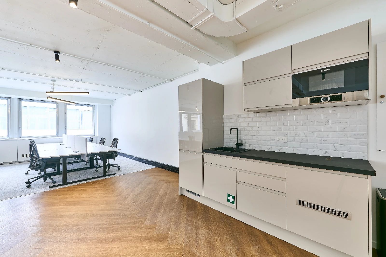 Coworking · 1 à 84 postes · rue de Surène, Paris 8e — photo 10/10