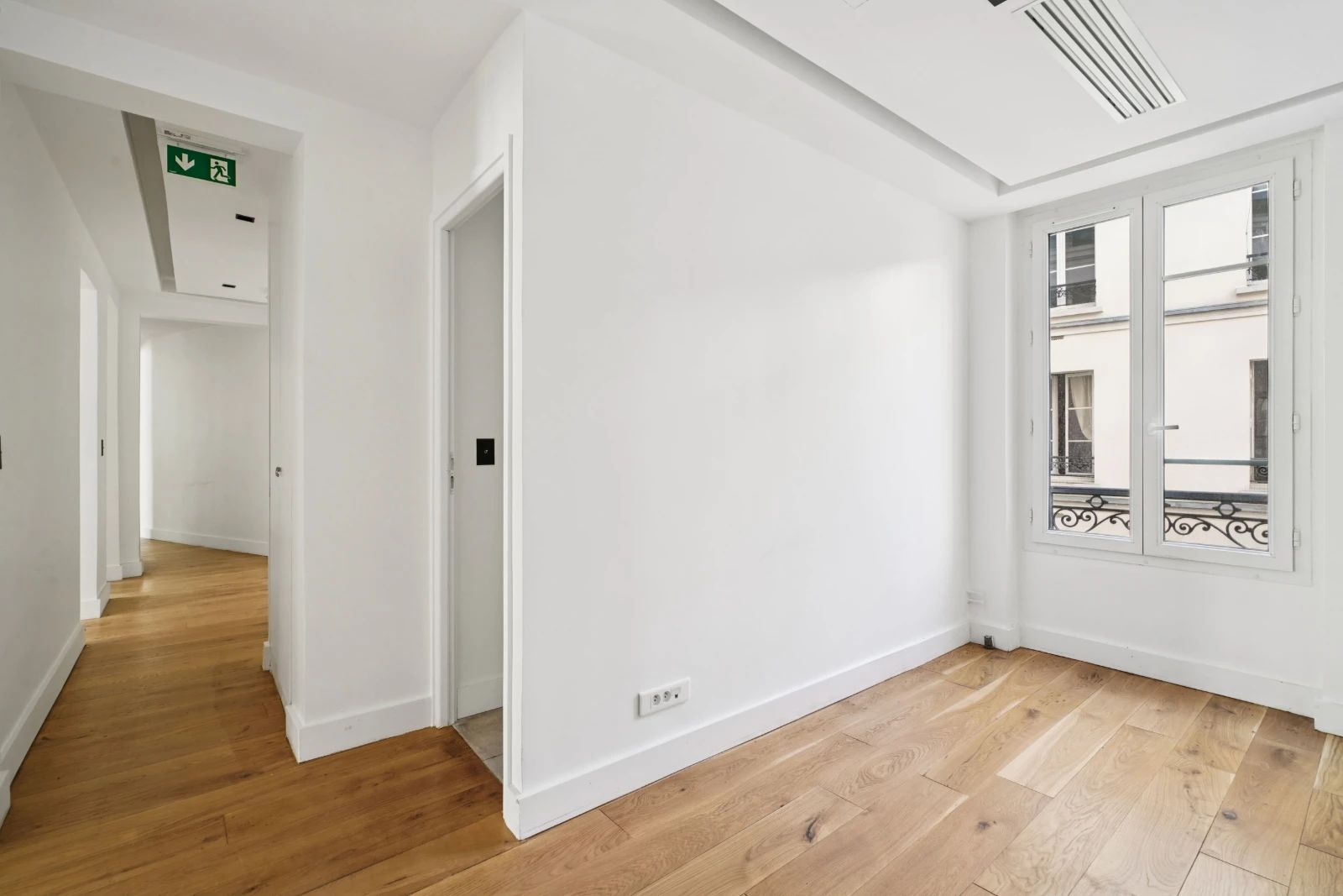 Bureau opéré · 12 à 16 postes · boulevard Voltaire, Paris 11e — photo 9/11