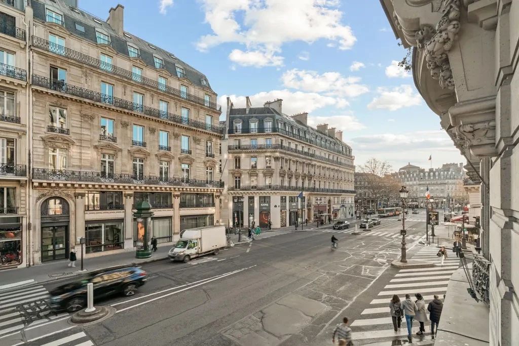 Bureau opéré · 36 à 40 postes · avenue de l'Opéra, Paris 1er — photo 2/36