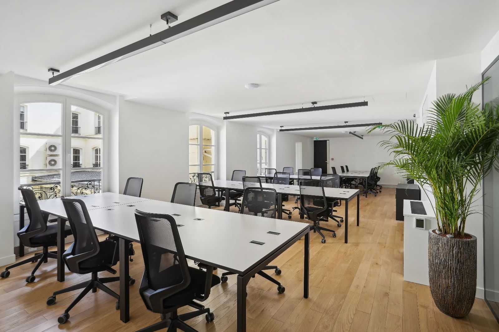 Bureau opéré · 30 à 32 postes · rue de la Michodière, Paris 2e — photo 1/6