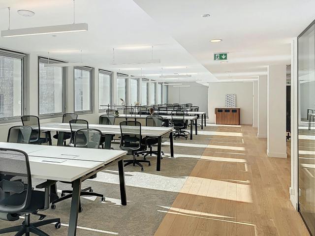 Bureau opéré · 65 à 76 postes · rue Quentin Bauchart, Paris 8e · 437 m² · Réf. FO-W2QXAO — photo 1/6