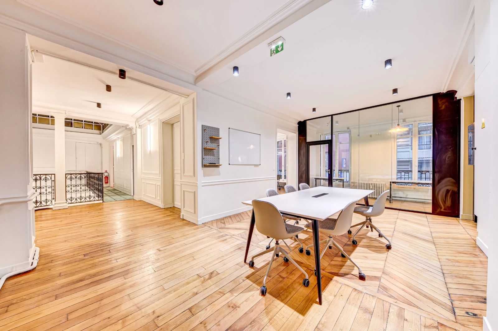Bureau opéré · 70 postes · rue de Meaux, Paris 19e — photo 6/11