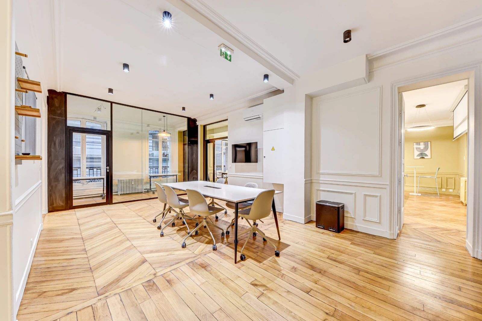 Bureau opéré · 70 postes · rue de Meaux, Paris 19e — photo 7/11