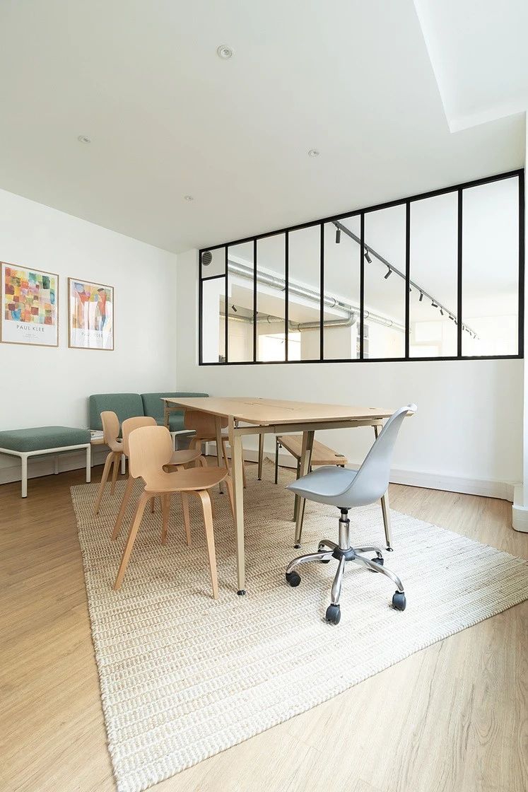 Bureau opéré · 20 à 26 postes · rue Montmartre, Paris 2e — photo 2/4