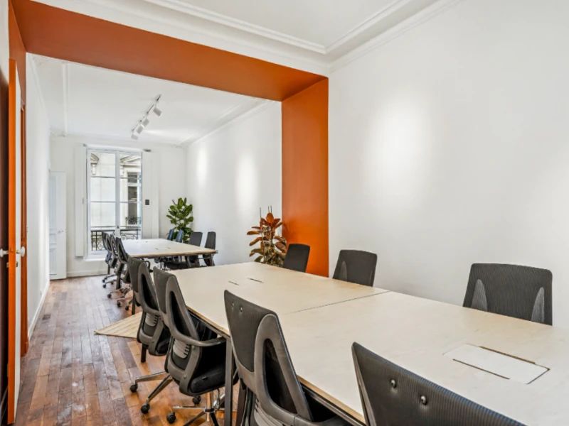 Bureau opéré · 20 à 24 postes · rue des Petites-Écuries, Paris 10e · 135 m² — photo 7/10