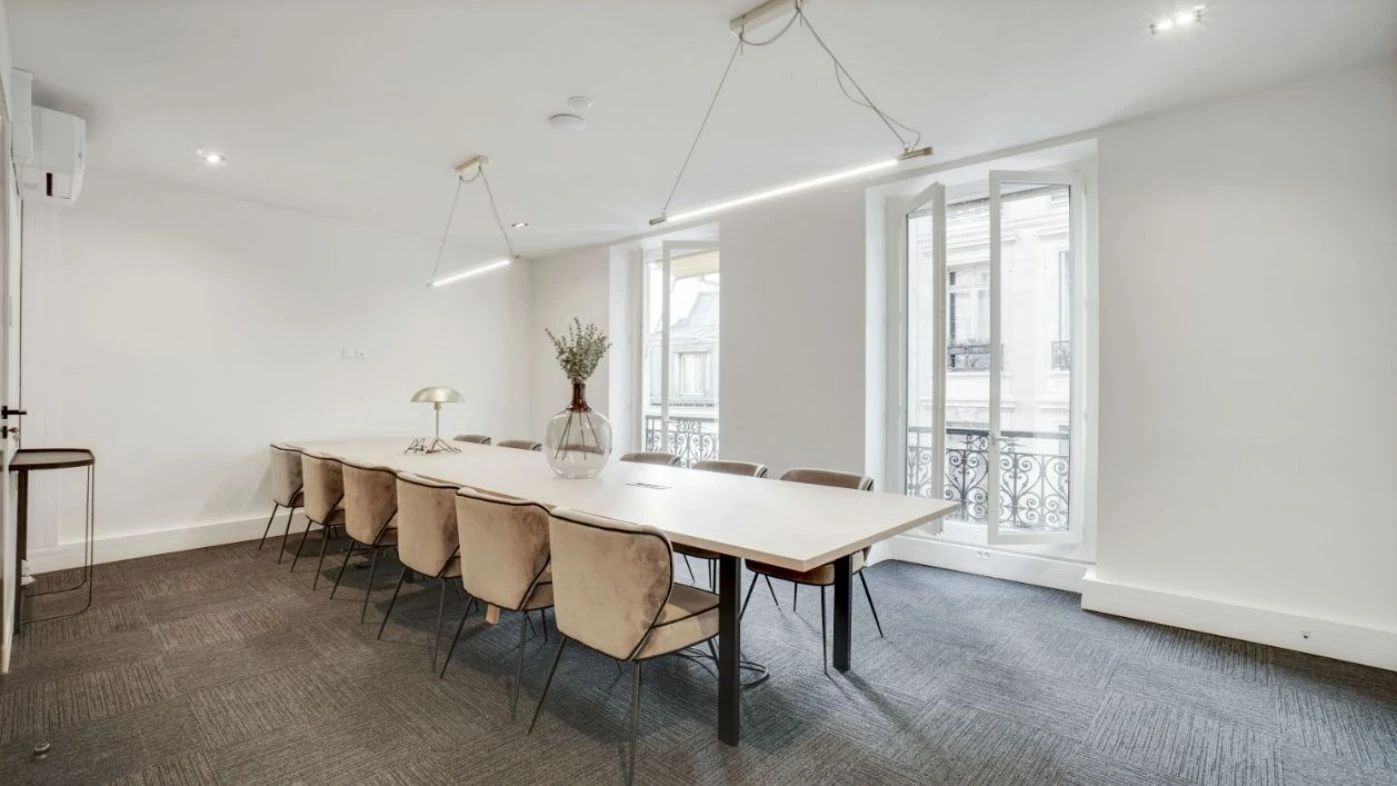 Bureau opéré · 15 à 17 postes · boulevard Haussmann, Paris 8e — photo 2/6