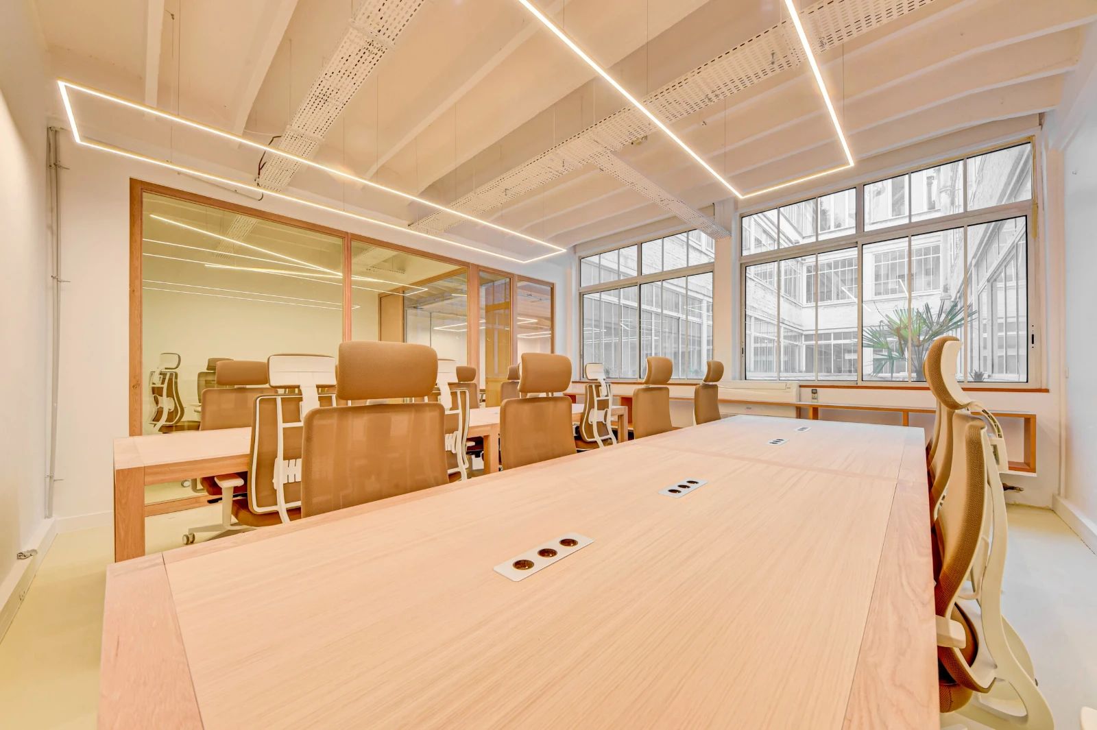 Bureau opéré · 1 à 40 postes · rue Sedaine, Paris 11e — photo 2/8