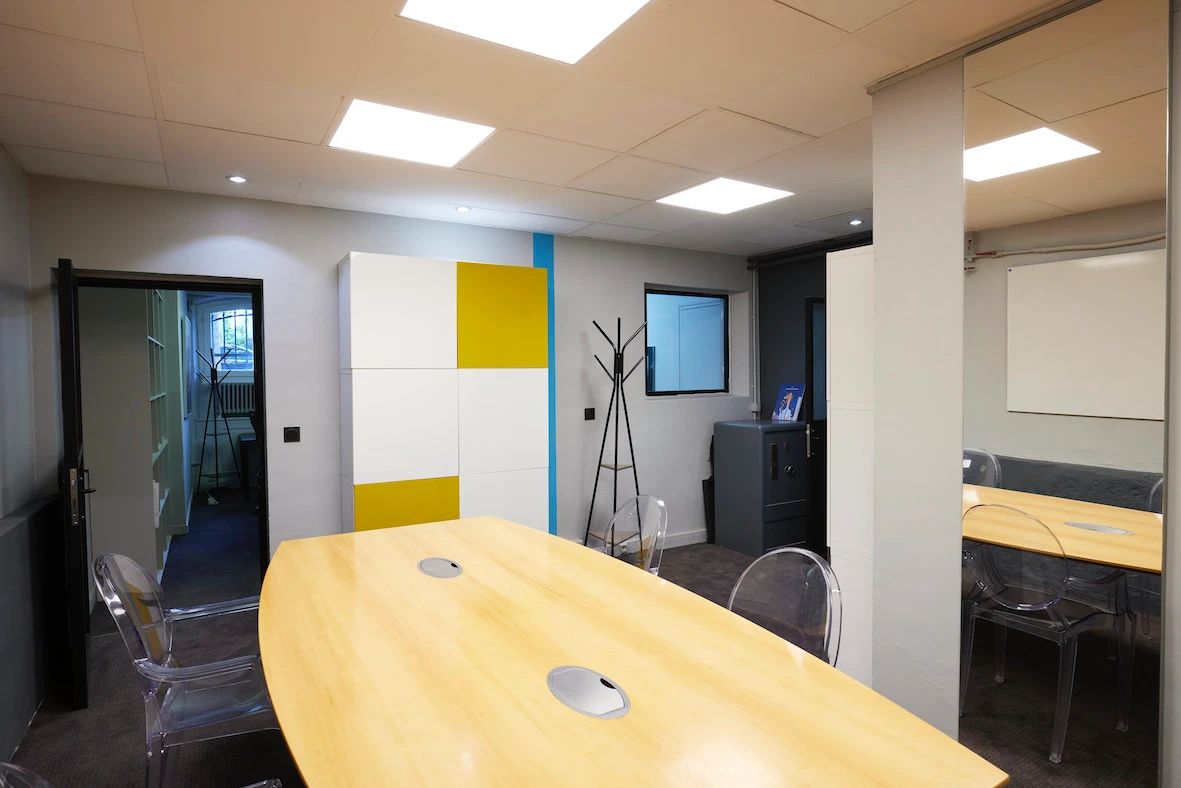 Bureau opéré · 8 à 10 postes · boulevard Pereire, Paris 17e — photo 2/8